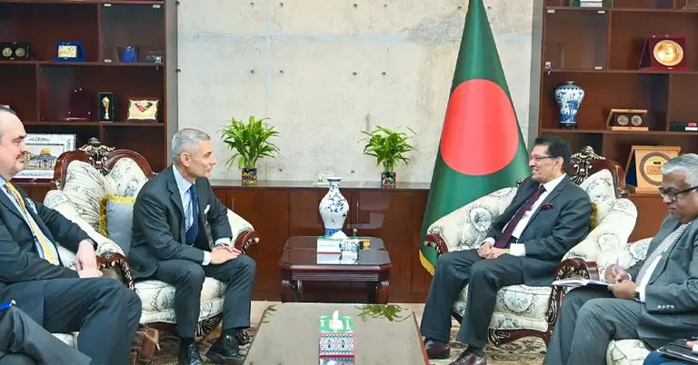 পররাষ্ট্রমন্ত্রীর সঙ্গে পল কাপুর